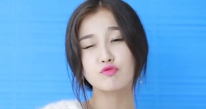 虞书欣考古表情图