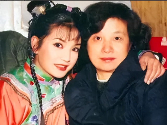 3年过去了，那个被当众泼粪，遭国家封杀的赵薇，如今怎么样了