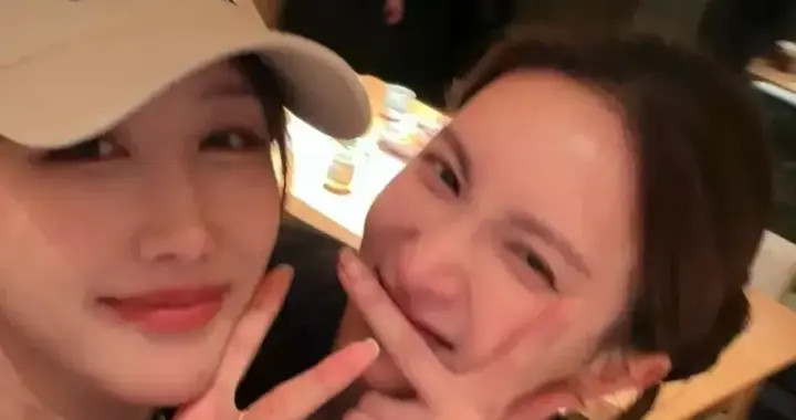 金晨和佟丽娅在三亚喝嗨了！一个亲人，一个身边站了一堆小帅哥