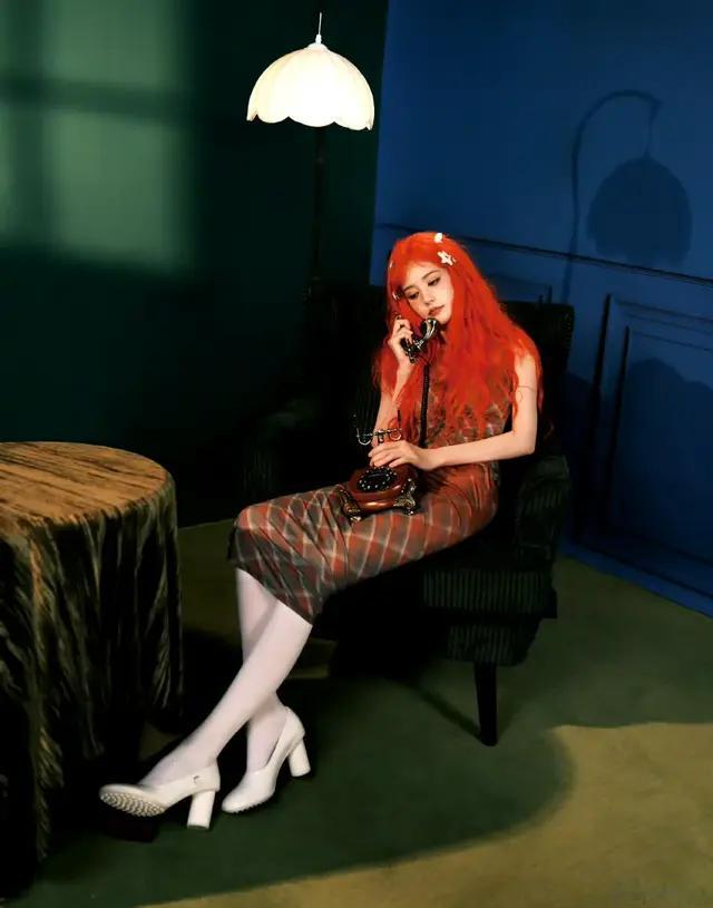 李一桐 红色头发