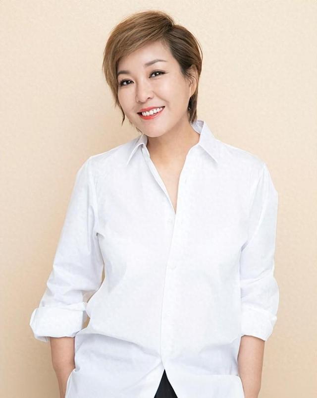 李静绝经风波：娱乐圈内外，谁还能保持沉默？