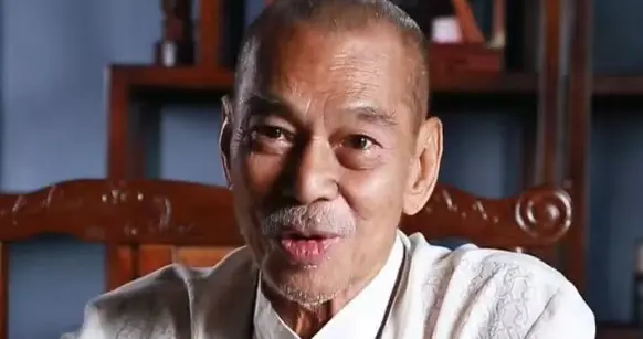 79岁老戏骨近况曝光，5年前患病险死，经历多段婚姻，妻子小30岁