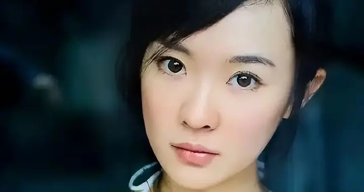 交际花、拒认女儿？45岁“豪门阔太”霍思燕，从不像表面那样简单
