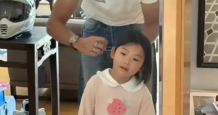 朱珠老公晒带娃日常，熟练为女儿扎头发，耐心细致父爱爆棚