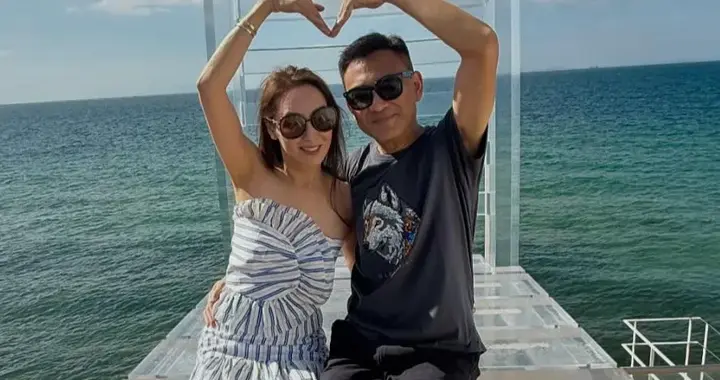 郭可盈一家三口出游，和老公林文龙甜蜜秀恩爱，15岁女儿漂亮大方