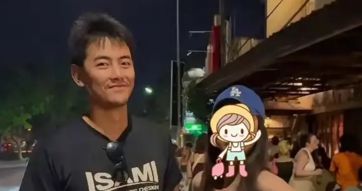 纪凌尘与韩国女友泰国度假，两人相恋5年女方身材好又白又美！