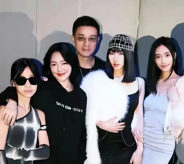 曝小S被大S拖累，无缘舒淇冯德伦结婚纪念日派对，没能跟孙芸芸玩