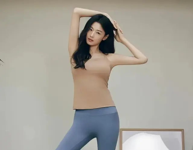 从全智贤的瑜伽日常，看瑜伽在全球明星圈的风靡