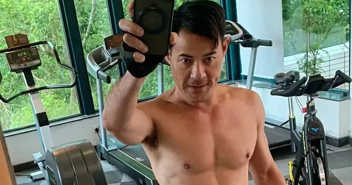 TVB男星圈外生意搞得红火！自觉当演员被动，近年重心半转行发展