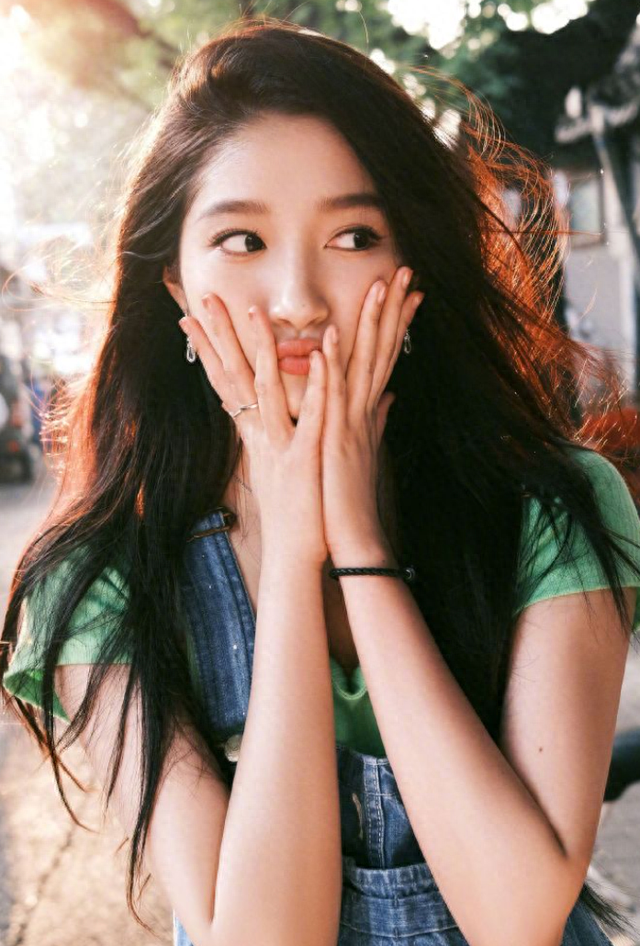 关晓彤|关晓彤被执行？好声音告李玟公司？王诗龄营销？