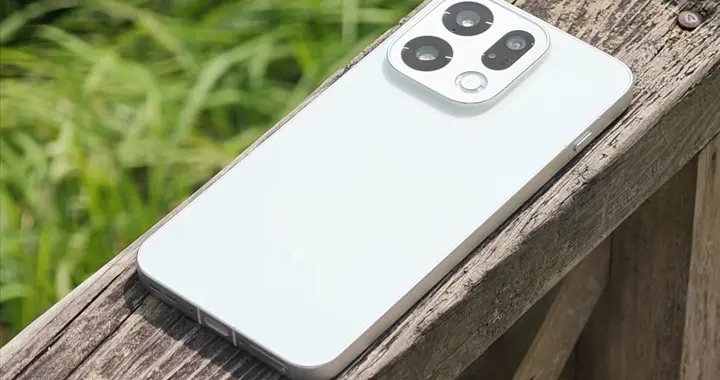 OPPO“用力過(guò)猛”！極窄直屏+天璣9500+120倍變焦+7025mAh