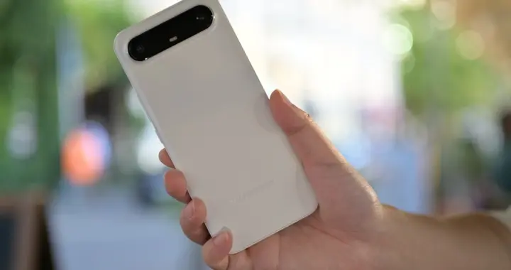 传音5.93mm超薄曲面屏手机发布！IFA 2025现场一手体验来了