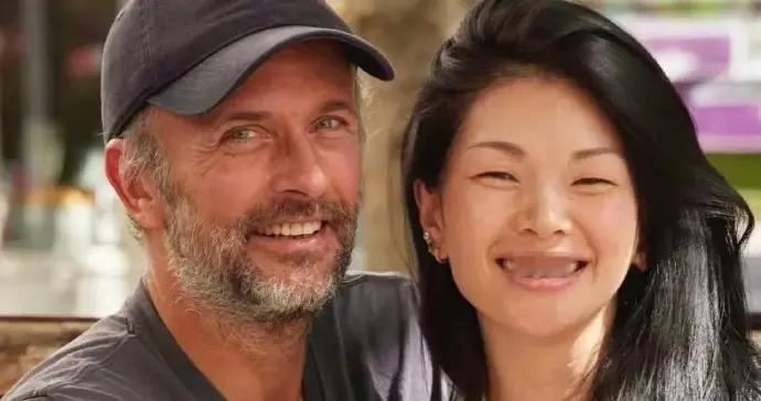 超模吕燕和大20岁法国老公看起来好甜蜜，混血儿子脸像妈妈