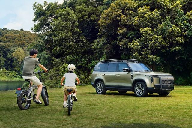 极石01 OTA更新 超300项升级为用户带来同级首创的智能全地形体验