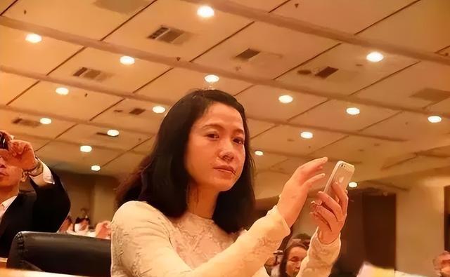 翁帆悔不当初，回忆20年婚姻！知情人士爆出狠料，原来各有所图