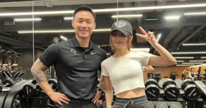 阿Sa霸气删“绯闻”！43岁甜牵小9岁肌教练 网友：这糖我先嗑为敬