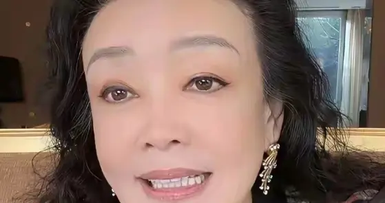 马筱梅住院待产，婆婆不去陪，亲妈全程贴身照，张兰只做一件事