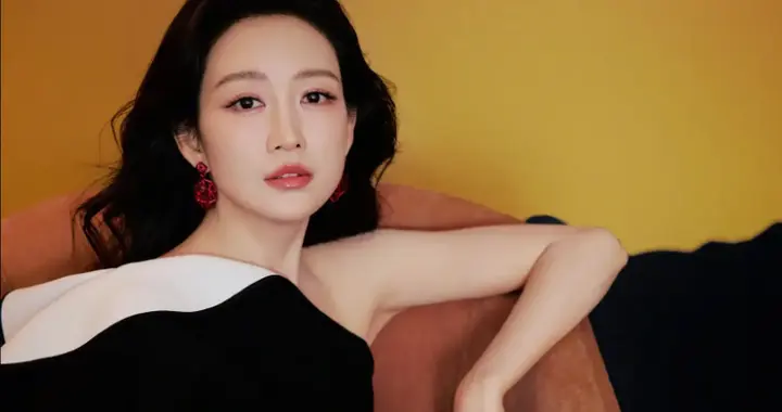 王鸥透视渔网裙，长腿格外吸睛，女王范十足！