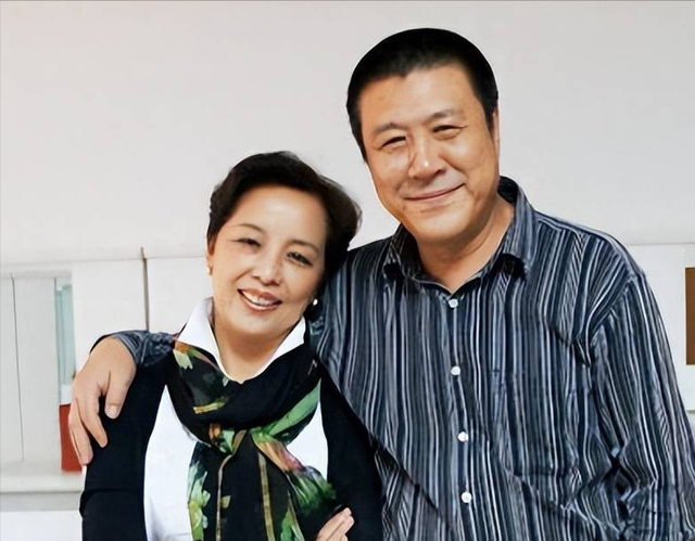 原来他俩是夫妻，恩爱40多年无绯闻，演完《长安的荔枝》终于红了