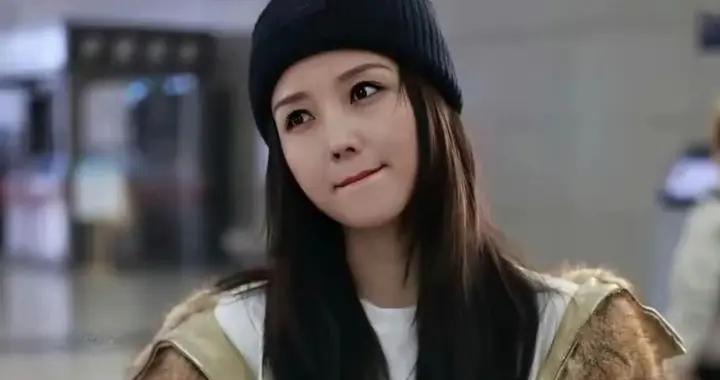 何洁这变化也太大了，美得让人都快认不出来，状态也太绝了吧！ ???