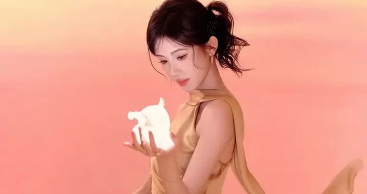 从女团顶流到古装女王，鞠婧祎的逆袭太清醒