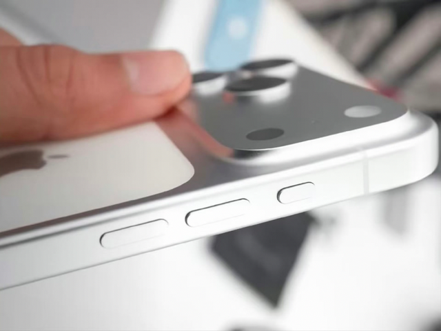 iPhone17Pro最新机模曝光：一体化机身+横向大矩阵，9月正式发布