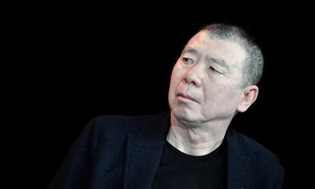 被金主抛弃、频繁示弱求放过、紧急辟谣3次，冯小刚到底怎么了？