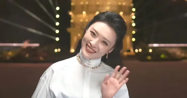 她是“央视一姐”，结婚12年选择离婚，坦然：婚姻给我的尽是痛苦