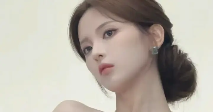 杨超越：建模好，身材顶！