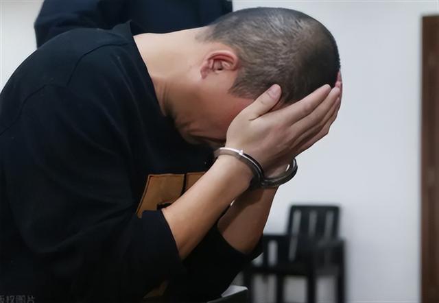 以案释法：为筹彩礼小伙敲诈女上司200万，是否构成敲诈勒索罪？