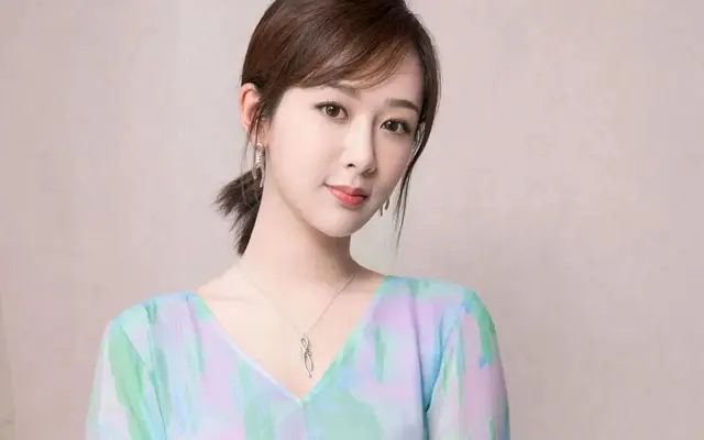 11.6 娱乐资讯：杨紫、刘亦菲、迪丽热巴、龚俊、侯明昊、宋佳