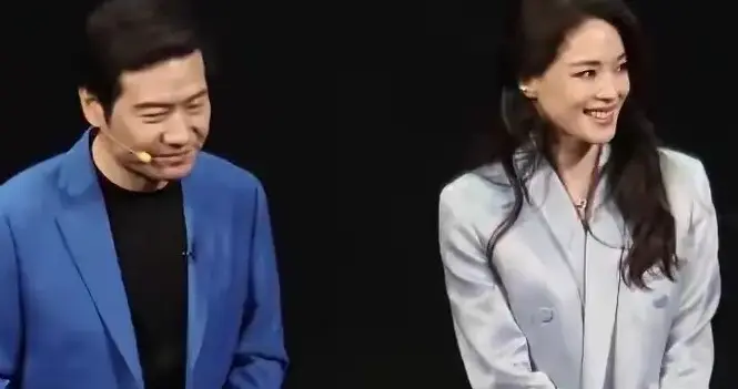 雷总和舒淇两个人都感觉有点不好意思，这个年纪还有点丝丝缕缕