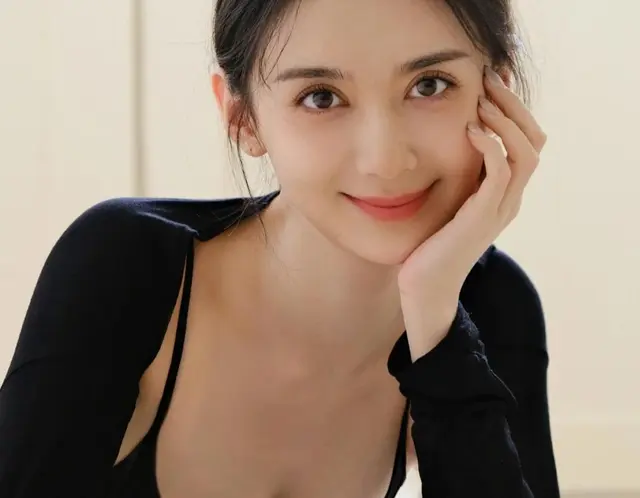 徐梓钧身材火爆网络，魅力引发全民热议！