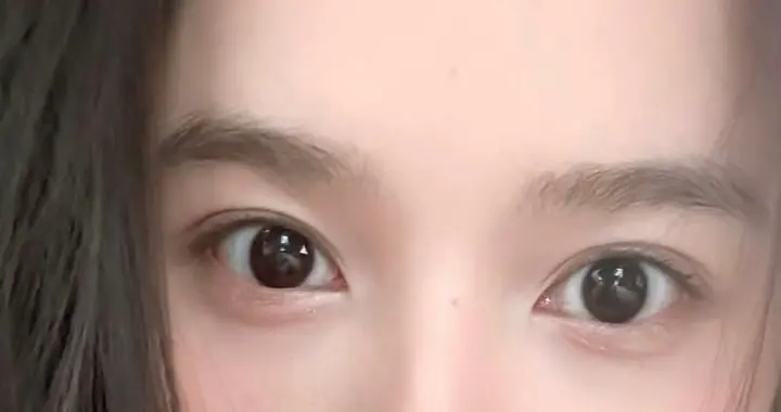 张靓仪，身材完美曲线