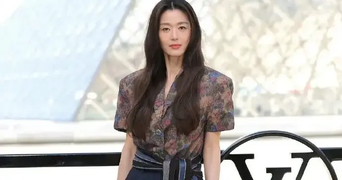 全智贤怎么变成这样了？ ???