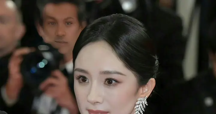 杨幂红毯现场，好美的幂！