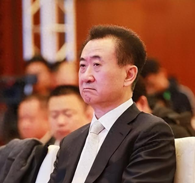 69岁的王健林，憔悴劳累暴瘦成竹竿：王思聪若是当年娶了她就好了