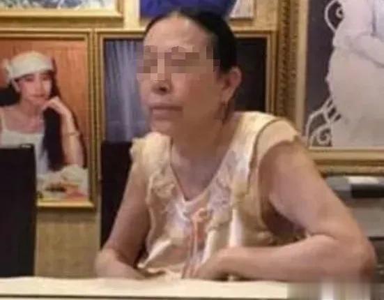 嘉行传媒|一婚怀孕被家暴，二婚继承70亿遗产，却活成“豪门女疯子”