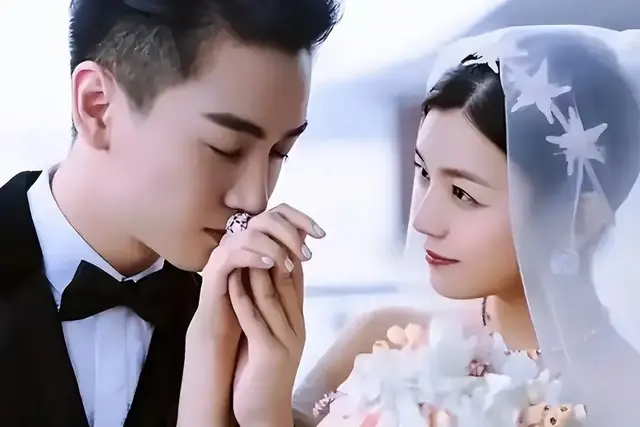 离婚8天新欢曝光？陈晓撕下“好男人”面具