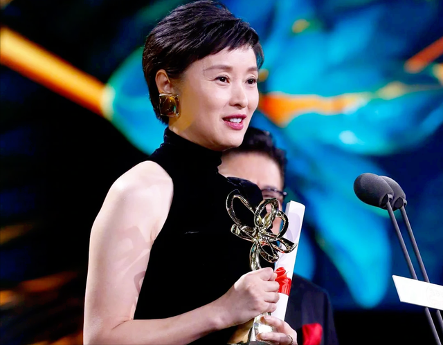 白玉兰“女配”投票排名：吴越排倒数，万茜排第2，第一名凭啥？