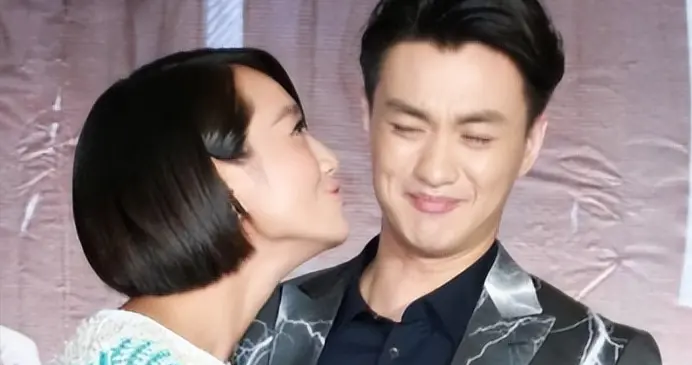 盘点娱乐圈4对塑料夫妻，躲避嫌弃、互相拆台、貌合神离