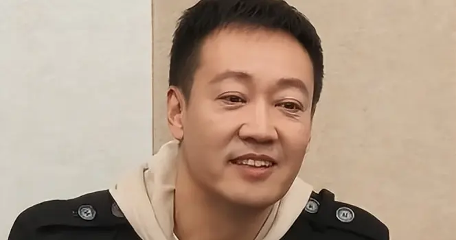 清明节还没到，52岁辛柏青近况曝光，剪了新发型，一番话让人安心