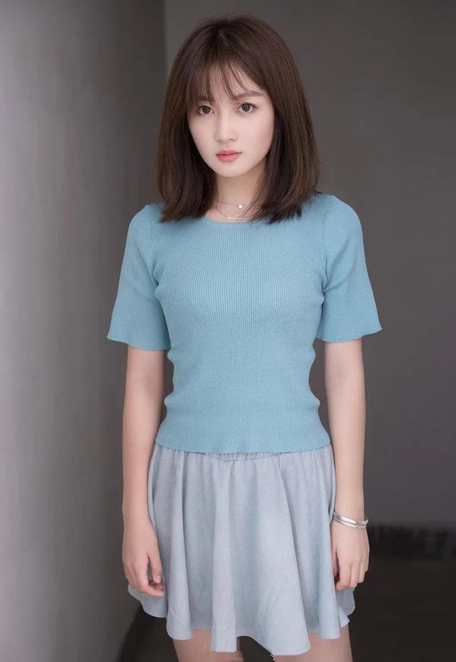 清甜秀美的齐肩短发美女