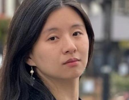 时隔十年！杨丽萍外甥女小彩旗变“老彩旗”？像历经沧桑中年妇女