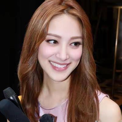 墨染青丝：陈凯琳生完第三胎第42天，自己