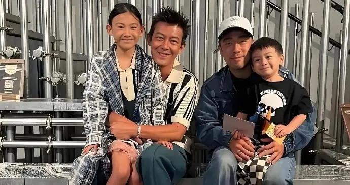 陈冠希的女儿长大了，眉清目秀，越来越像爸爸了！