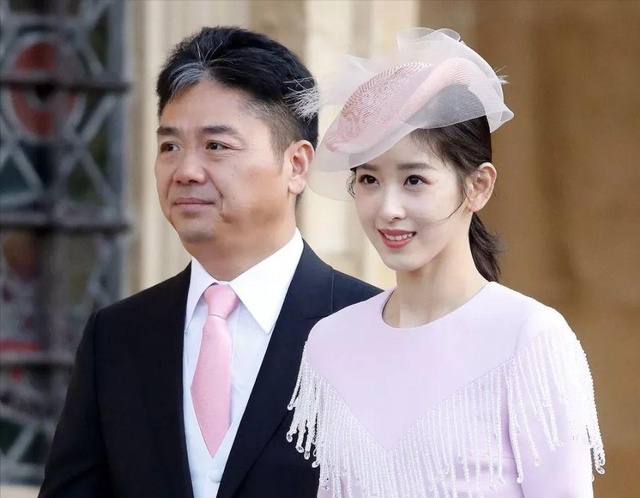 曹云金|三度拒绝张艺谋，转嫁大19岁的刘强东，章泽天的野心超出你的想象