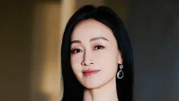 赵子琪，从央视主播到影视女神的蜕变