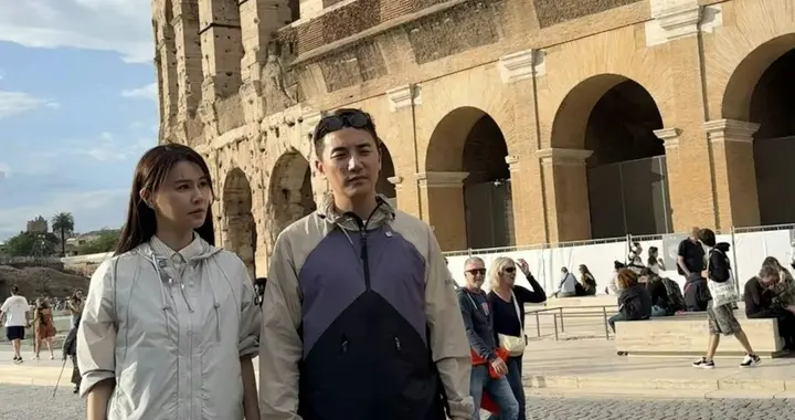TVB“最佳拍档”再合体，国外被包围要签名