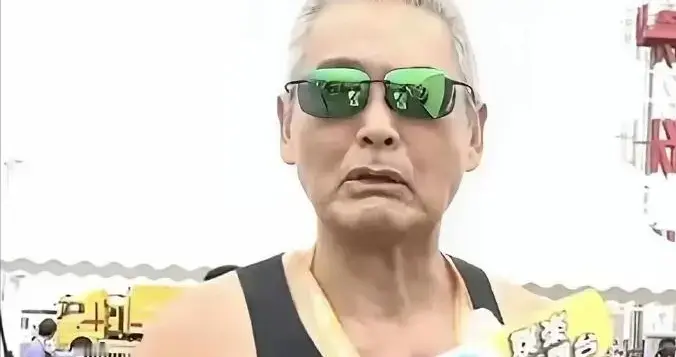 吃相太难看！未见捐款、登台捞金，屡教不改的周润发终究难逃恶果